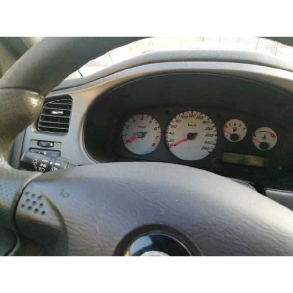 nissan primera berlina (p11) del año 2001