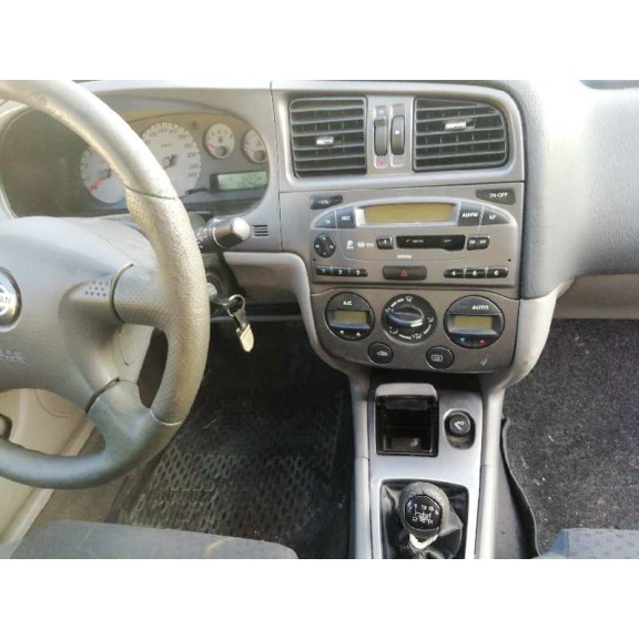 nissan primera berlina (p11) del año 2001