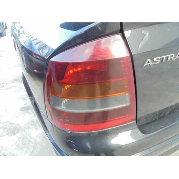 opel astra g berlina del año 2004