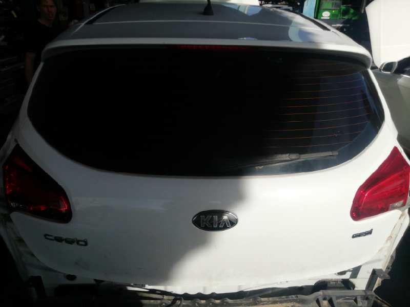 Recambio de porton trasero para kia cee´d drive referencia OEM IAM  5 PUERTAS BLANCO