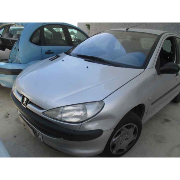 peugeot 206 berlina del año 2002