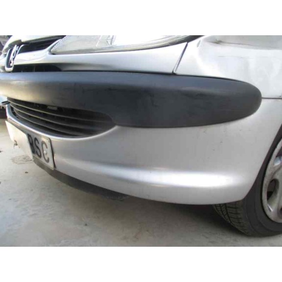 peugeot 206 berlina del año 2002