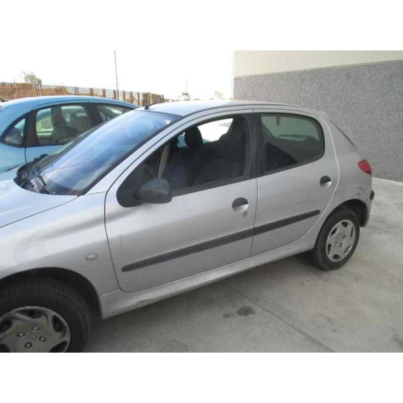 peugeot 206 berlina del año 2002