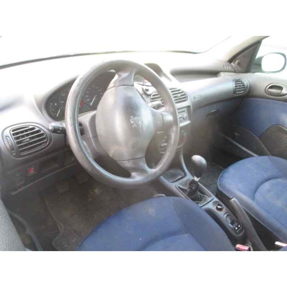 peugeot 206 berlina del año 2002