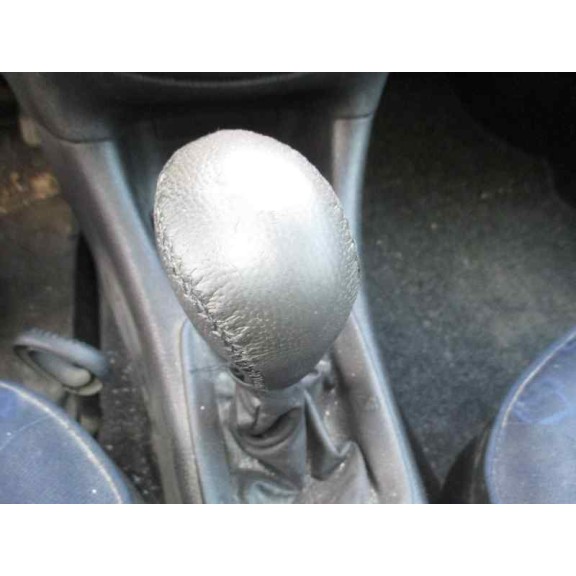 peugeot 206 berlina del año 2002