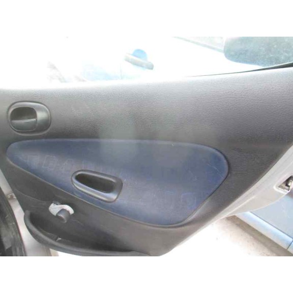 peugeot 206 berlina del año 2002