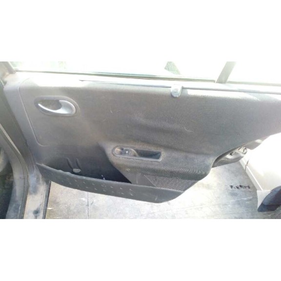 renault megane ii classic berlina del año 2004