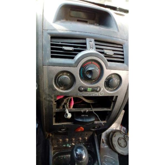 renault megane ii classic berlina del año 2004