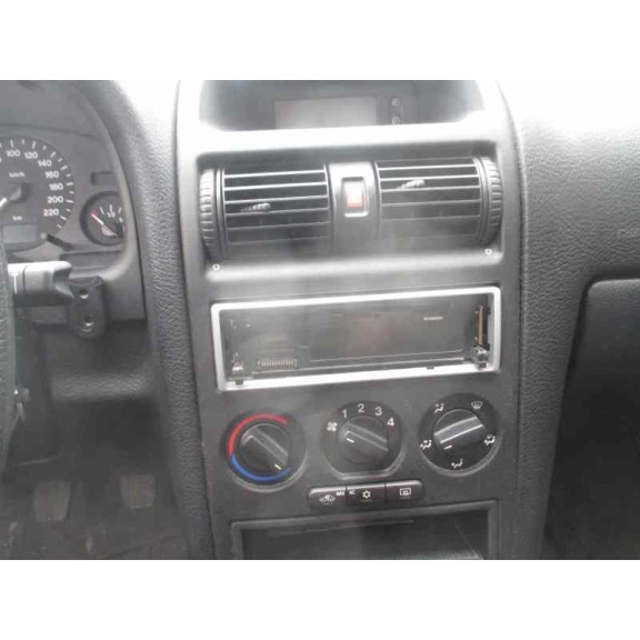 opel astra g berlina del año 2001