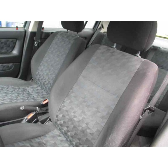 opel astra g berlina del año 2001