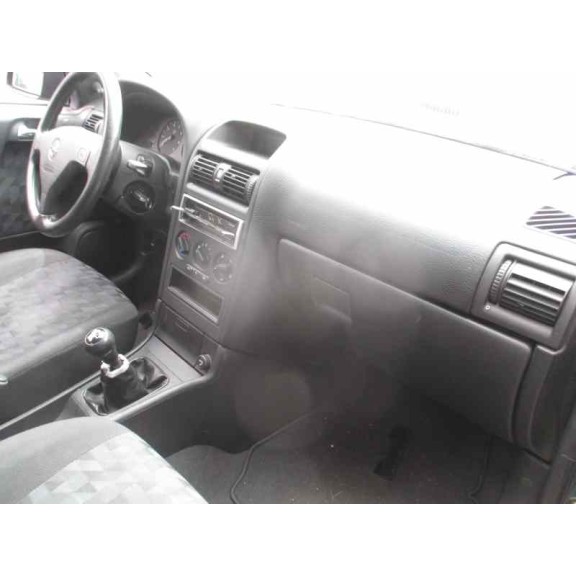 opel astra g berlina del año 2001