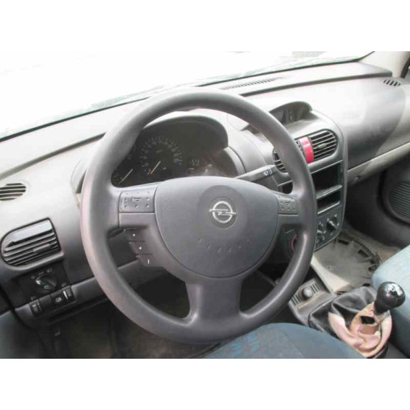 opel corsa c del año 2000