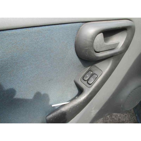 opel corsa c del año 2000