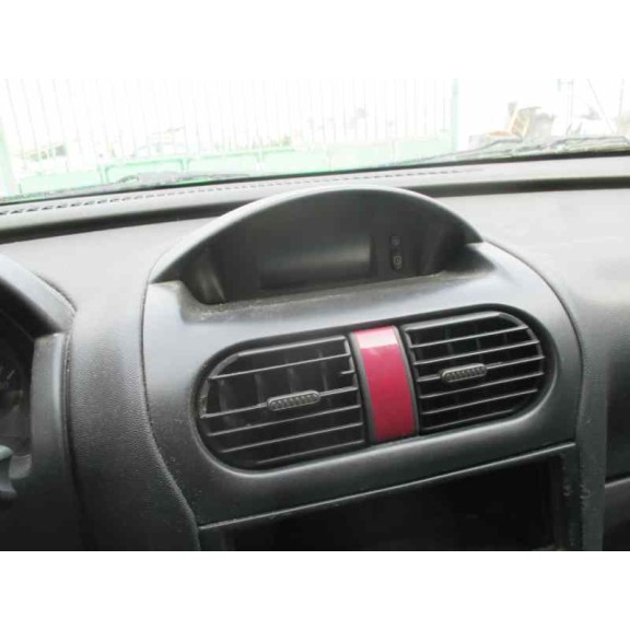 opel corsa c del año 2000