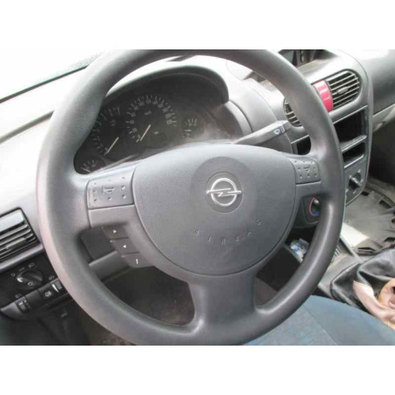 opel corsa c del año 2000
