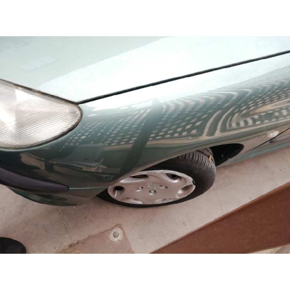 peugeot 206 berlina del año 2001