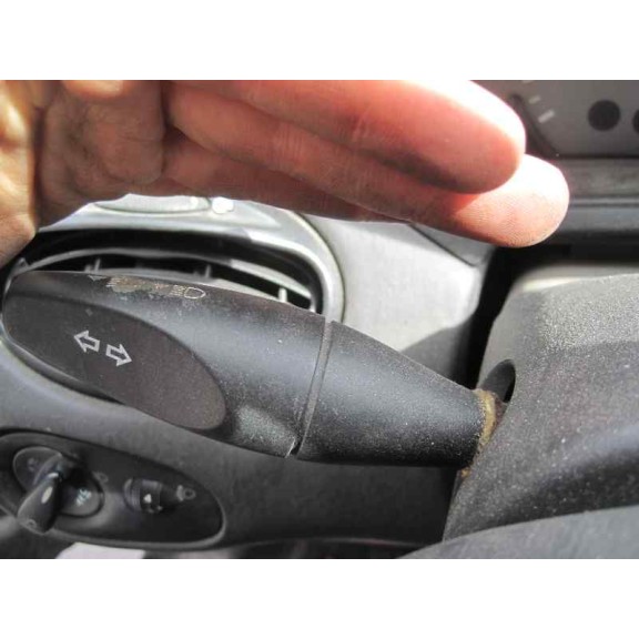 ford focus berlina (cak) del año 2004