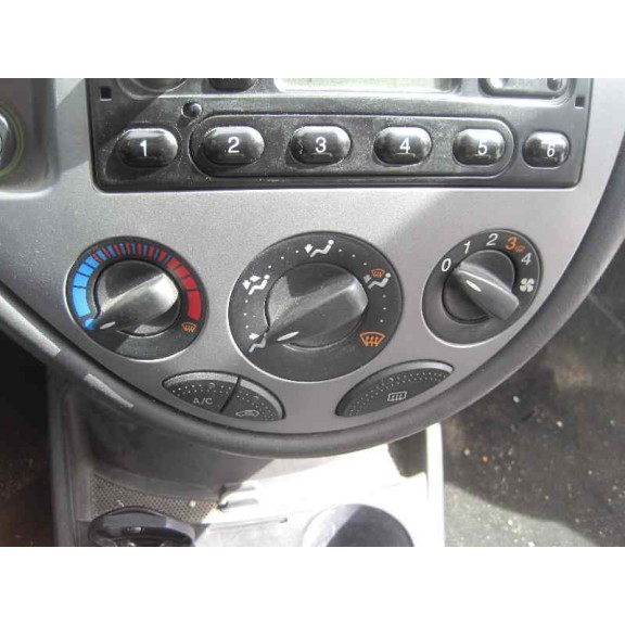 ford focus berlina (cak) del año 2004