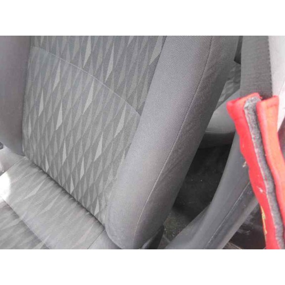 ford focus berlina (cak) del año 2004