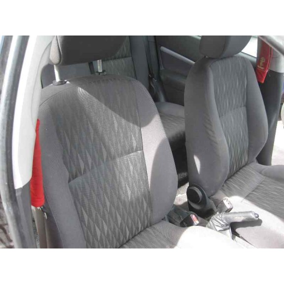 ford focus berlina (cak) del año 2004