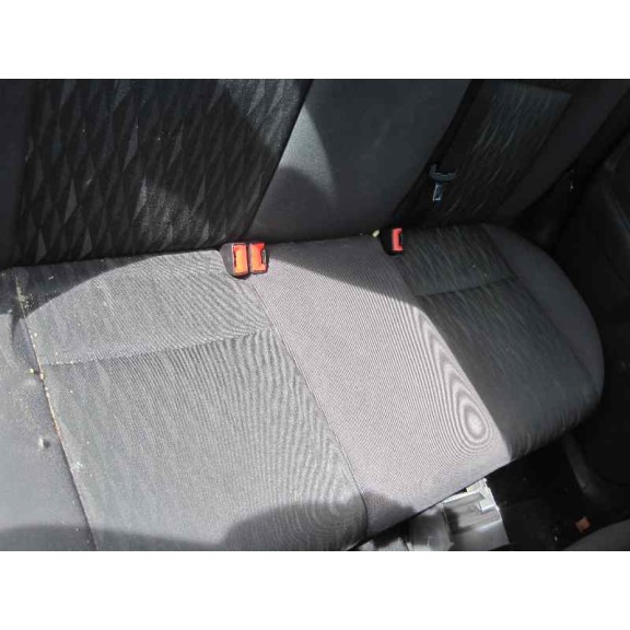 ford focus berlina (cak) del año 2004