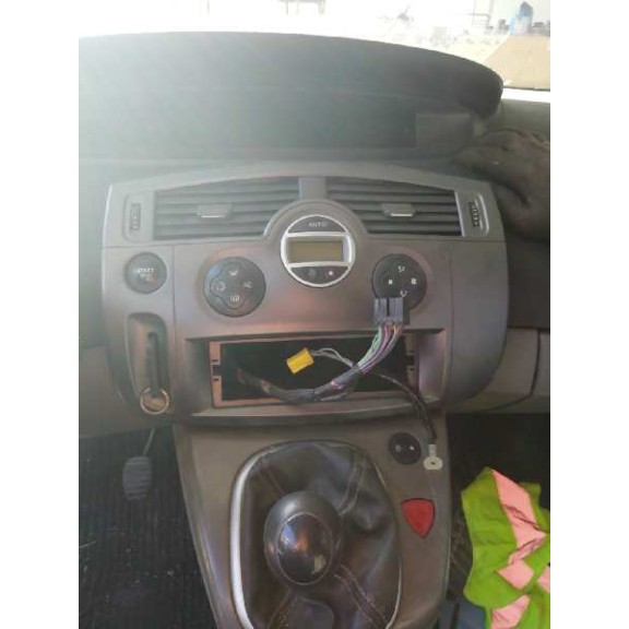 renault grand scenic del año 2005