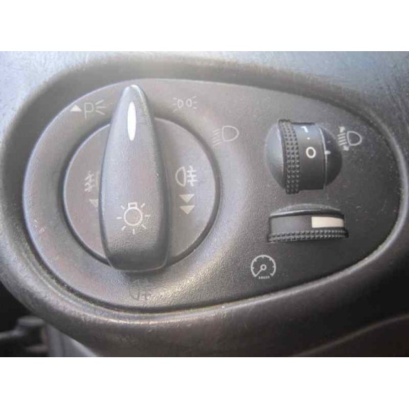 ford focus berlina (cak) del año 2002