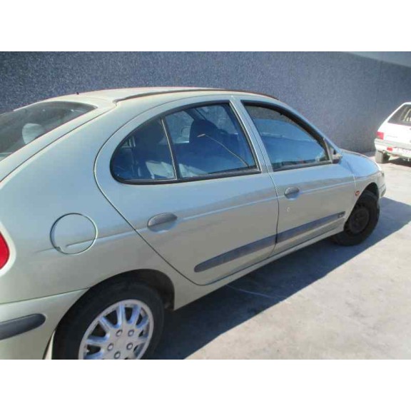 renault megane i fase 2 berlina (ba0) del año 2001