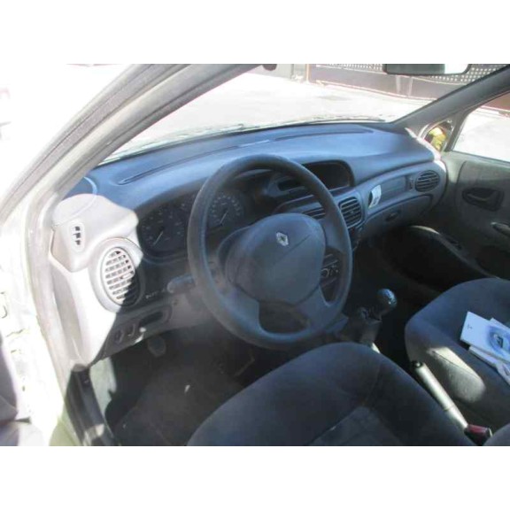 renault megane i fase 2 berlina (ba0) del año 2001