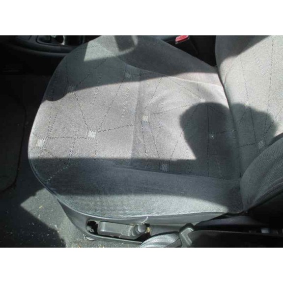 citroën xsara berlina del año 2001