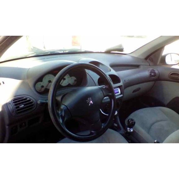 peugeot 206 berlina del año 2004