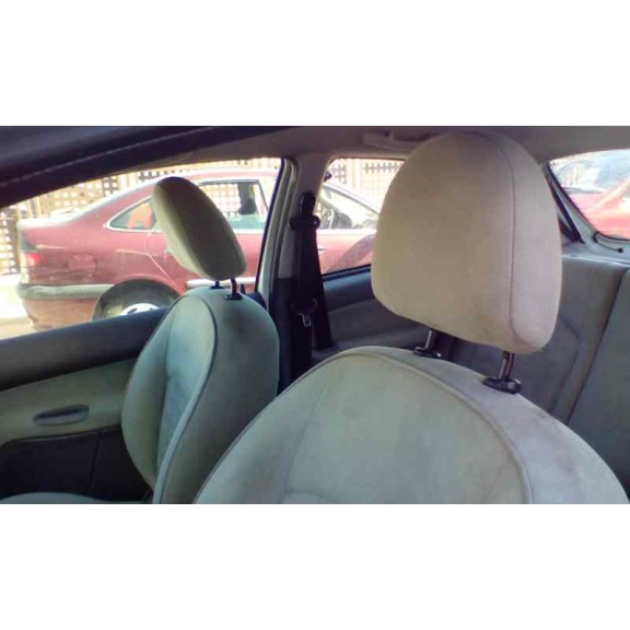 peugeot 206 berlina del año 2004