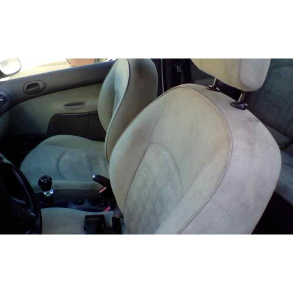 peugeot 206 berlina del año 2004