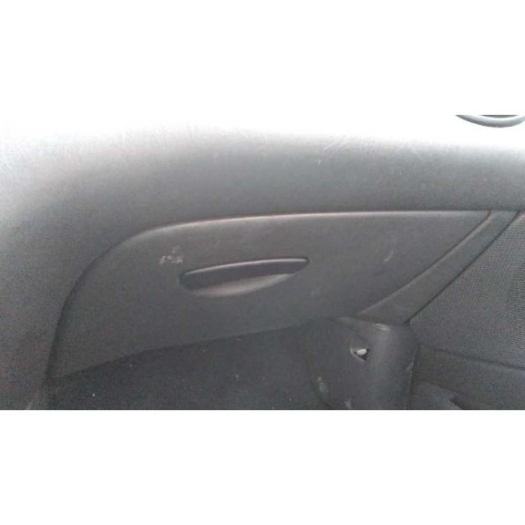 ford focus berlina (cak) del año 2001