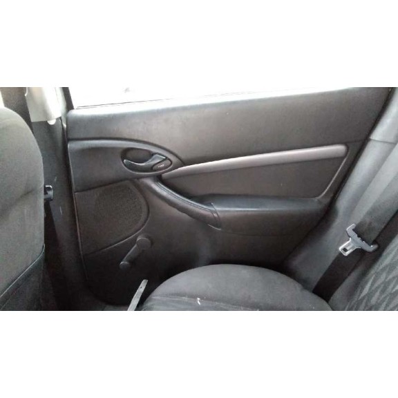 ford focus berlina (cak) del año 2001