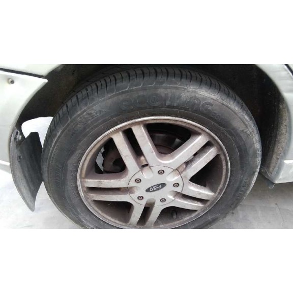 ford focus berlina (cak) del año 2001