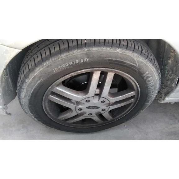 ford focus berlina (cak) del año 2001