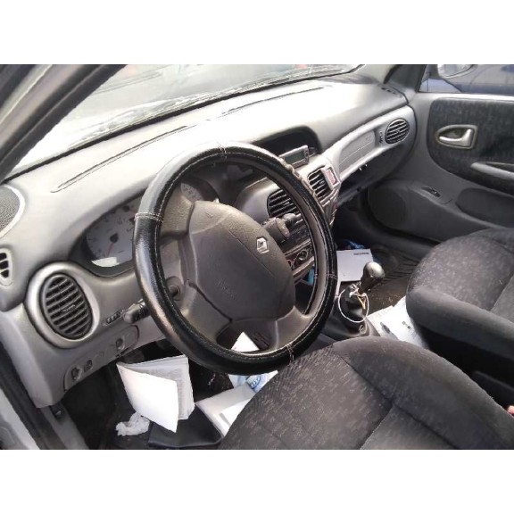 renault megane i fase 2 berlina (ba0) del año 2001