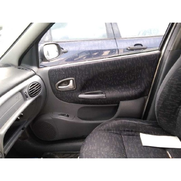 renault megane i fase 2 berlina (ba0) del año 2001