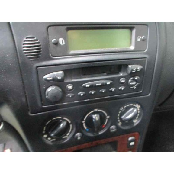 citroën xsara berlina del año 2001