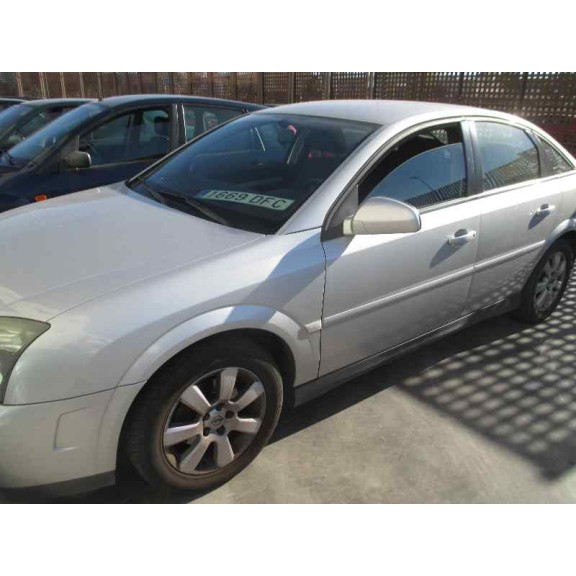 opel vectra c berlina del año 2004