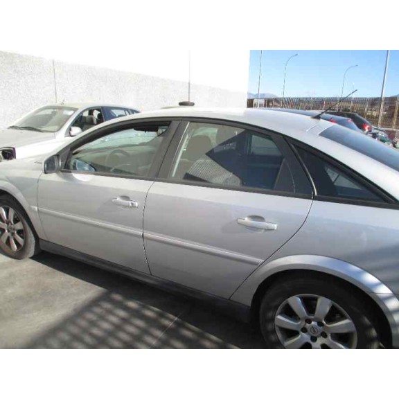 opel vectra c berlina del año 2004