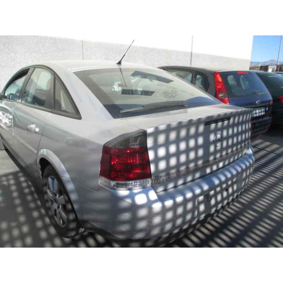 opel vectra c berlina del año 2004