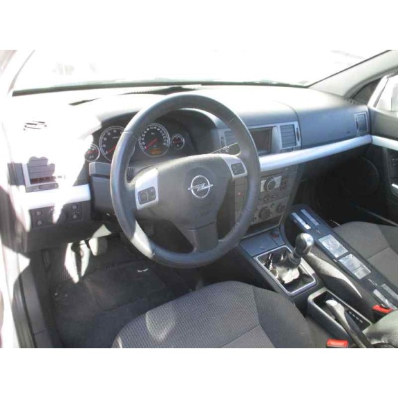 opel vectra c berlina del año 2004