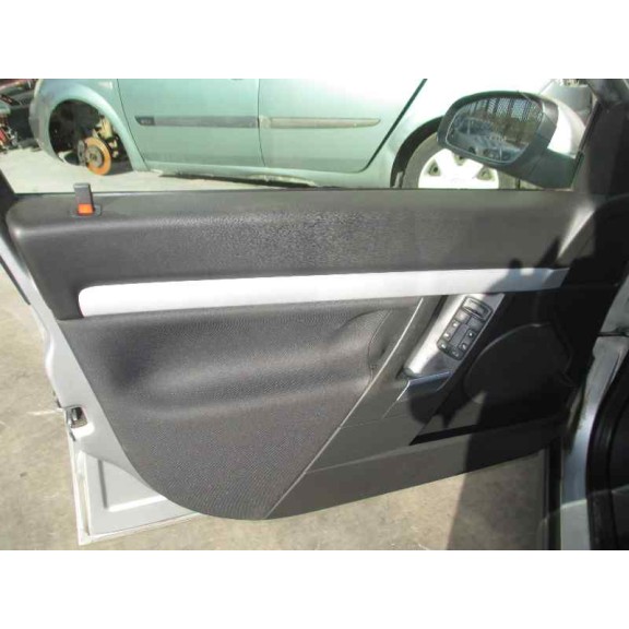 opel vectra c berlina del año 2004