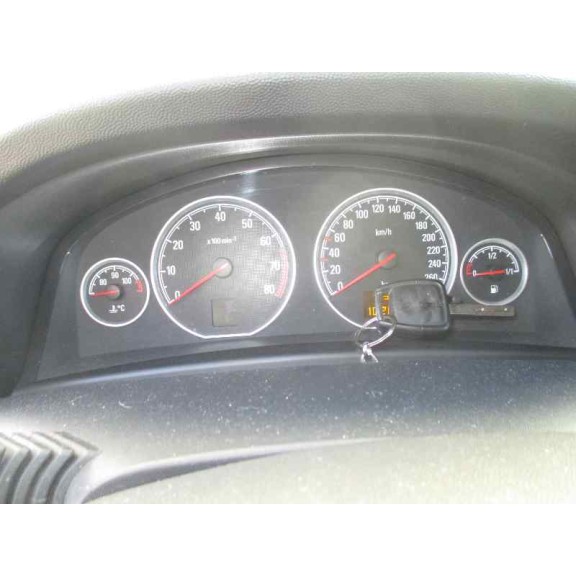 opel vectra c berlina del año 2004