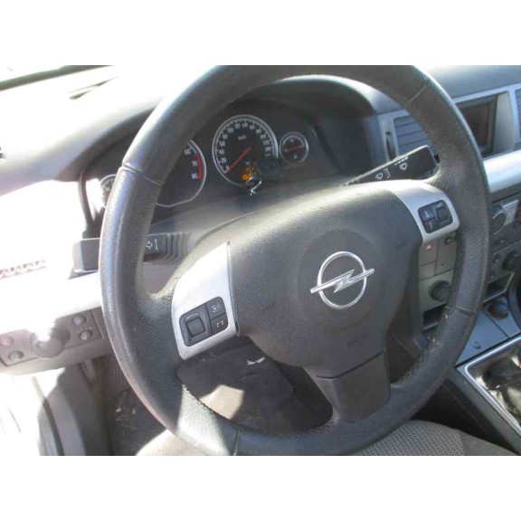 opel vectra c berlina del año 2004
