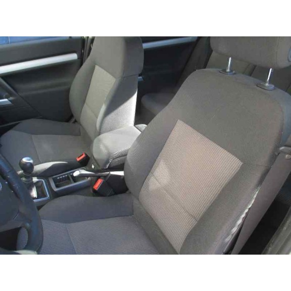 opel vectra c berlina del año 2004