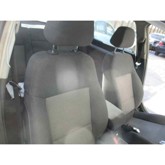 opel vectra c berlina del año 2004