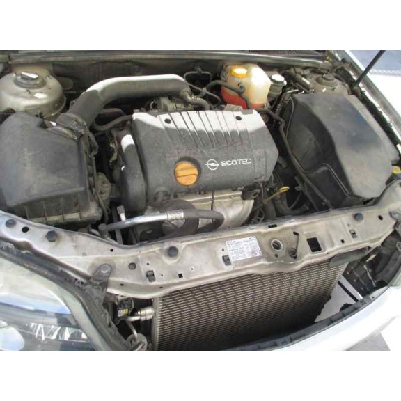 opel vectra c berlina del año 2004